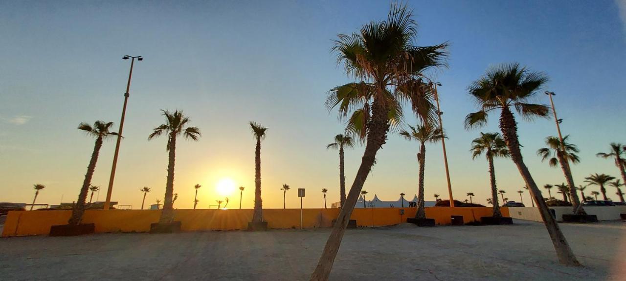 Le Barcares Logement Climatise Pour 6 Personnes, Draps Et Serviettes Non Fournis Air-Conditioned Accommodation For 6 People, Sheets And Towels Not Provided Alojamiento Con Aire Acondicionado Para 6 Personas, Sabanas Y Toallas No Incluidas מראה חיצוני תמונה