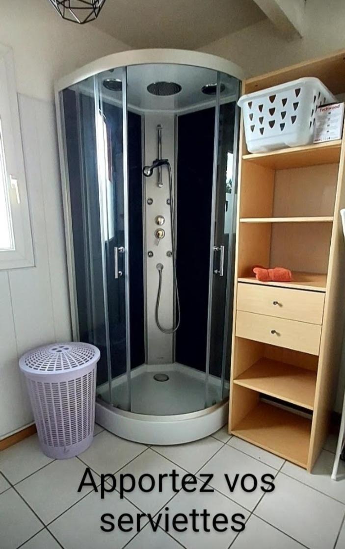 Le Barcares Logement Climatise Pour 6 Personnes, Draps Et Serviettes Non Fournis Air-Conditioned Accommodation For 6 People, Sheets And Towels Not Provided Alojamiento Con Aire Acondicionado Para 6 Personas, Sabanas Y Toallas No Incluidas מראה חיצוני תמונה